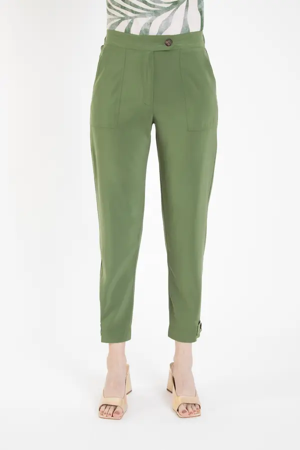 Calca Afunilada Tencel Verde Balsamo