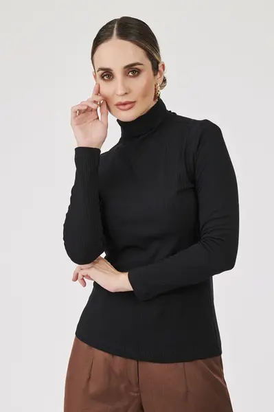 Blusa Canelada Gola Alta Preto