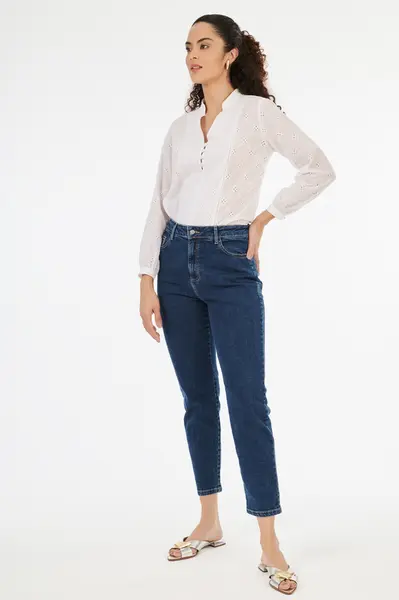 Calca com Recortes Na Frente Jeans