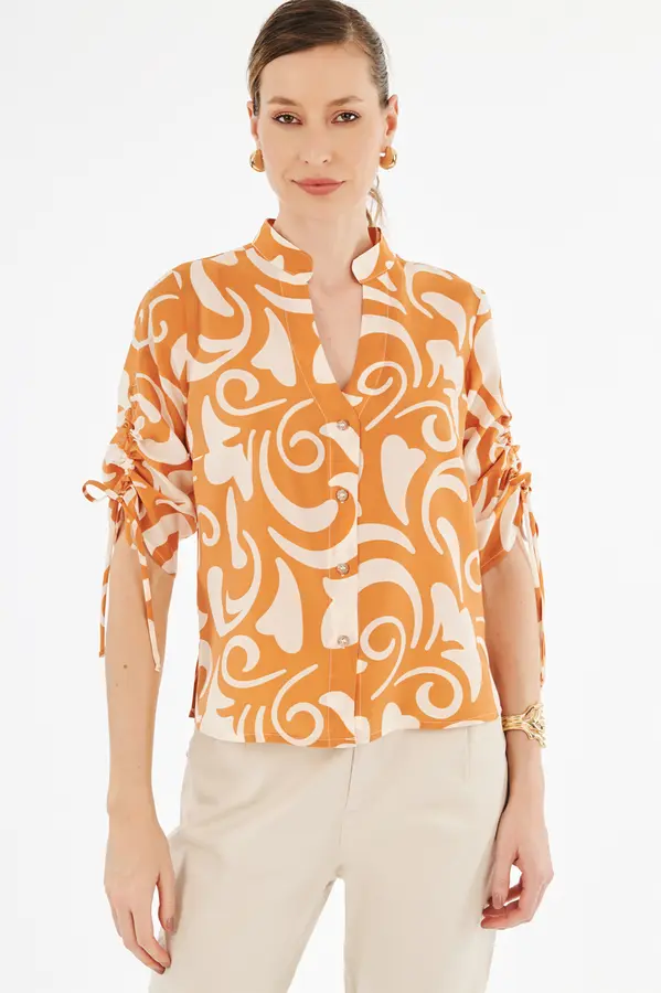 Blusa Botoes Estampa Abstrata Estampa Caramelo