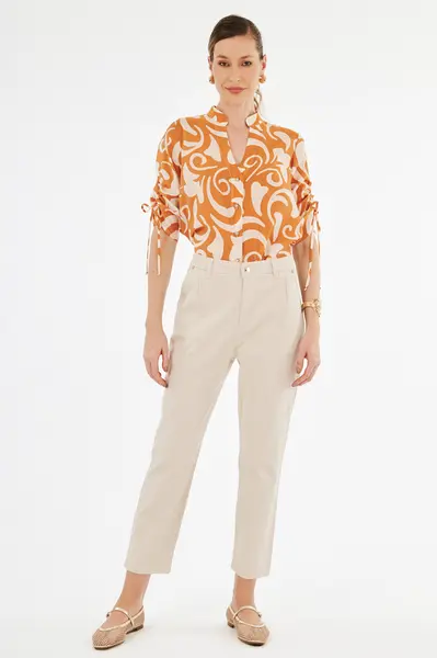 Blusa Botoes Estampa Abstrata Estampa Caramelo