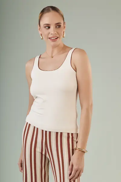Blusa Regata Bordada Off White