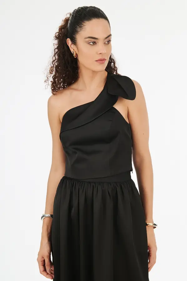 Top Assimetrico Viena Preto