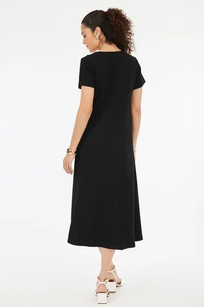 Vestido Midi Trapezio Preto