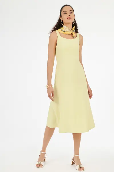 Vestido Evase Alcas Limonada