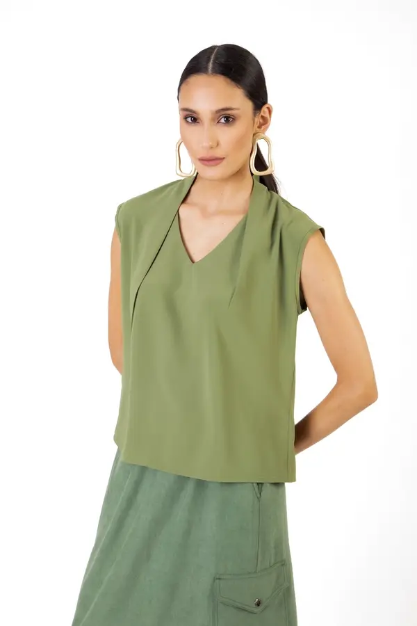 Blusa Bruges Decote V Avocado