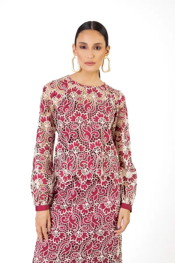 Blusa Bordado Floral Burgundy