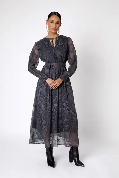 Vestido Paisley Bordado Chumbo