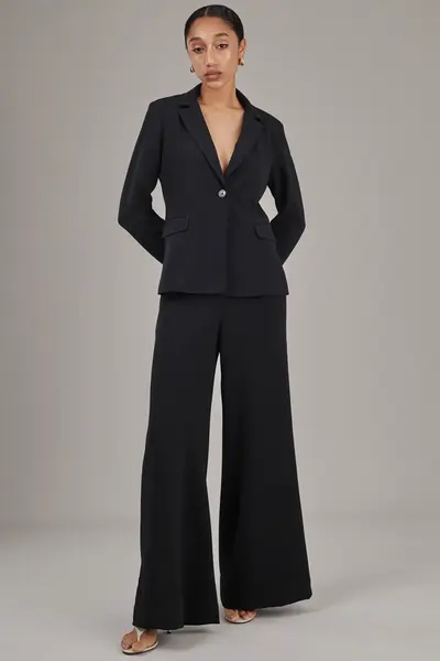 Blazer Acinturado Crepe Preto