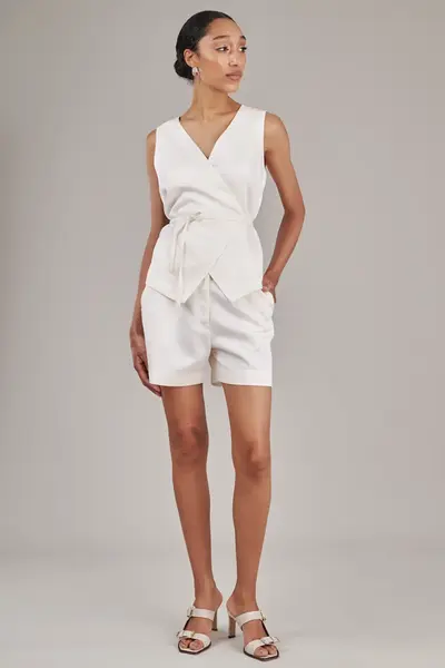 Short Summer Cruise Off White