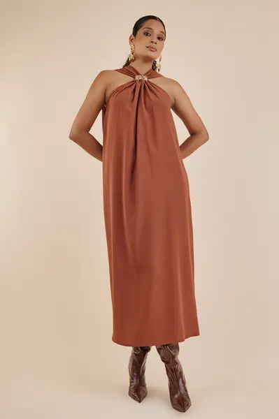 Vestido Amplo Decote Metal Cho