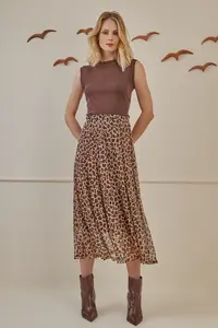 Marrom
