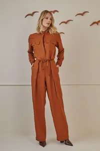 Marrom